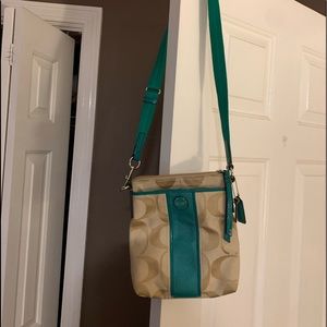 LIKE NEW COACH CROSS BODY BAG